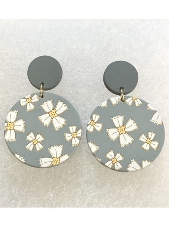 Jewelry - White Flower Circular Gray Stud Earrings